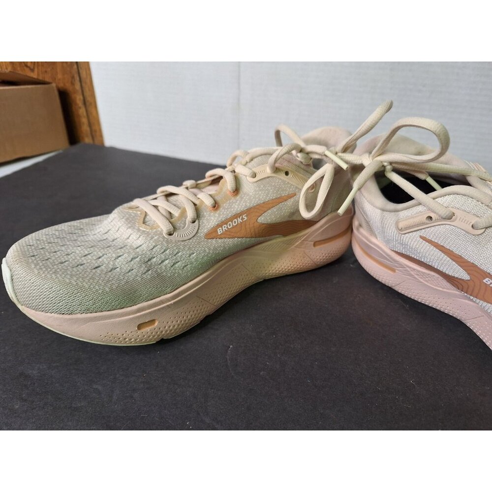 Brooks Ghost Max Womens Size 9 1203951B135 Pink Soles Athletic Shoes Sneakers - Picture 11 of 13